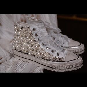Nan-ku Pearl Crush Hi Top Sneakers Size 6 / 37